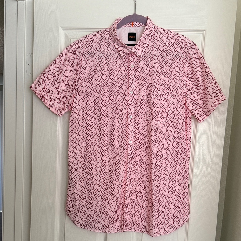 Hugo Boss Men's Red and White Casual Shirt